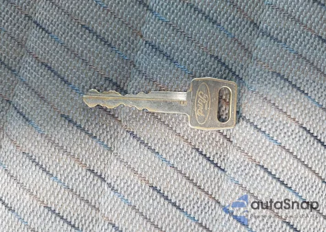 1993 Ford Ranger из США, поврежденный, VIN 1FTCR10X7PTA36606